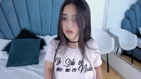Snapshot of rachel_ribeiro chatting on 12, 3, 2025 Rachel Ribeiro online show from 12, 3, 2025