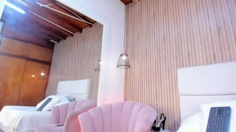 rachell_queenn1 online show from 12, 5, 2026