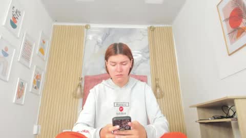 Snapshot of rachellesc chatting on 4, 6, 2026 rachellesc online show from 4, 6, 2026