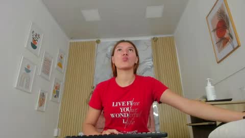 Snapshot of rachellesc chatting on 12, 6, 2026 rachellesc online show from 12, 6, 2026