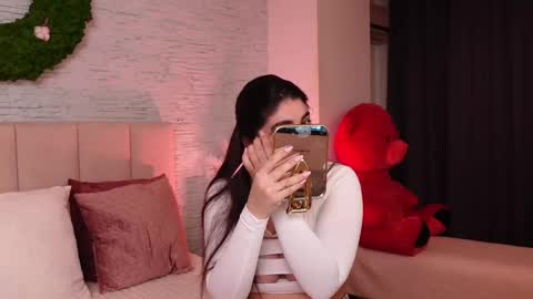 RachelSwaan online show from 22, 2, 2025