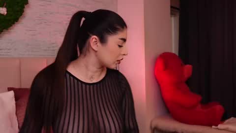 RachelSwaan online show from 25, 2, 2025