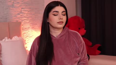 RachelSwaan online show from 7, 3, 2025