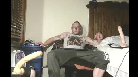 Snapshot of rado970 chatting on 14, 12, 2024 Lauren online show from 14, 12, 2024