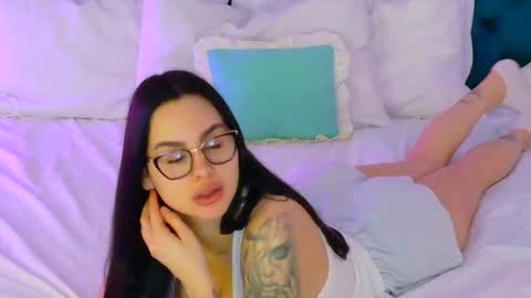 Snapshot of raeeamber_ chatting on 16, 2, 2026 sweet peach online show from 16, 2, 2026