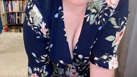 Snapshot of rainbowladyy chatting on 12, 11, 2025 rainbowladyy online show from 12, 11, 2025