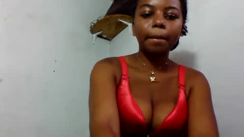 Snapshot of raissa38 chatting on 10, 11, 2025 raissa38 online show from 10, 11, 2025