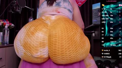 Laura online show from 12, 12, 2024