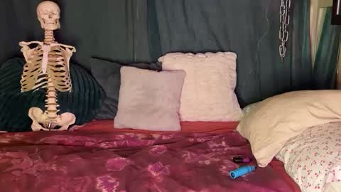 Snapshot of ramonaquinn chatting on 9, 12, 2024 RAMONA Q online show from 9, 12, 2024