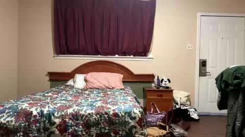 Snapshot of ramonaquinn chatting on 24, 11, 2025 RAMONA Q online show from 24, 11, 2025