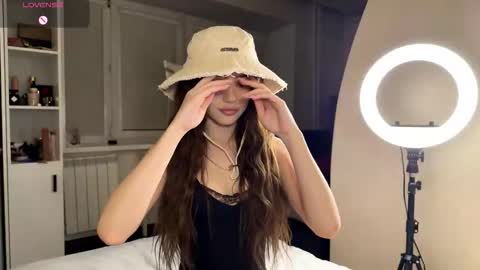 Snapshot of randiburt_ chatting on 25, 3, 2026 Luna online show from 25, 3, 2026