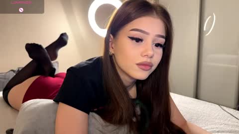 Snapshot of randiburt_ chatting on 2, 4, 2026 Luna online show from 2, 4, 2026
