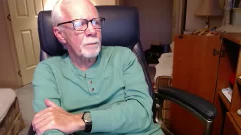 Snapshot of ranger1001 chatting on 18, 12, 2025 ranger1001 online show from 18, 12, 2025