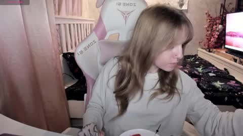 Snapshot of rapunzel_cute chatting on 3, 5, 2026 Rapunzel online show from 3, 5, 2026