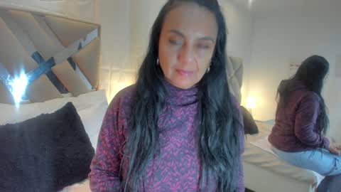 Raquel Moore  online show from 6, 2, 2025