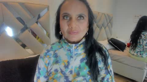 Raquel Moore  online show from 8, 2, 2025