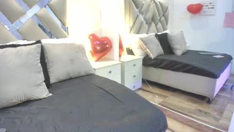 Raquel Moore  online show from 20, 2, 2026