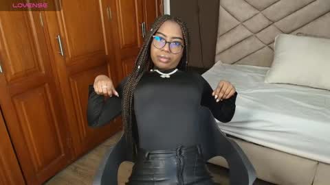 Raquel online show from 7, 10, 2025