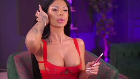 Snapshot of raquellevon chatting on 20, 12, 2024 Raquelle online show from 20, 12, 2024