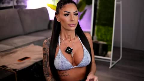 Raquelle online show from 9, 4, 2026