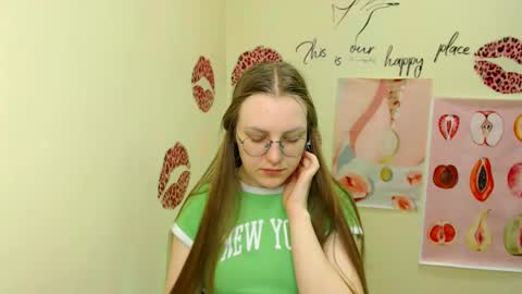 Snapshot of raspberry0101 chatting on 11, 3, 2025 raspberry0101 online show from 11, 3, 2025