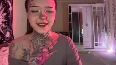 Snapshot of raven_armor chatting on 23, 5, 2026 raven_armor online show from 23, 5, 2026