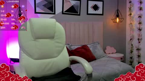 Snapshot of raven_dooll chatting on 19, 10, 2025 Raven online show from 19, 10, 2025