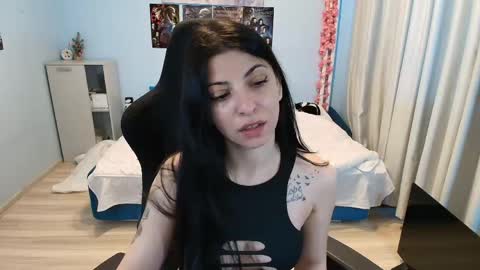 Snapshot of raven_haired_goddess chatting on 18, 5, 2026 raven_haired_goddess online show from 18, 5, 2026