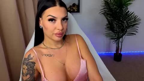 raven_inkk online show from 1, 12, 2025