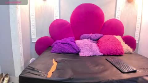 raven_loove online show from 13, 5, 2026
