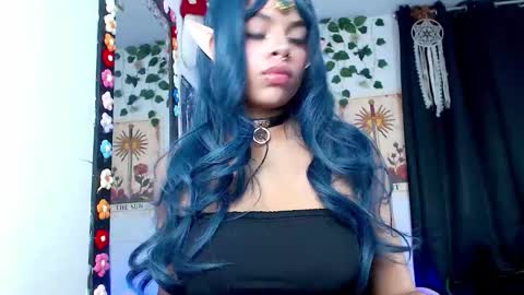Snapshot of raven_luv chatting on 10, 10, 2025 raven online show from 10, 10, 2025