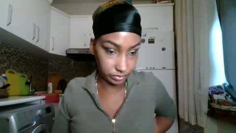 Snapshot of ravenbby chatting on 4, 5, 2026 ravenbby online show from 4, 5, 2026