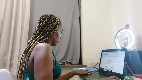 Snapshot of ravenbby chatting on 14, 5, 2026 ravenbby online show from 14, 5, 2026