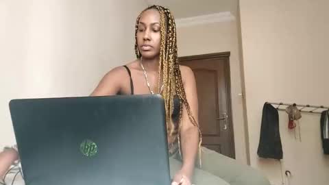 Snapshot of ravenbby chatting on 18, 5, 2026 ravenbby online show from 18, 5, 2026