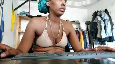 Snapshot of ravenbby chatting on 2, 7, 2026 ravenbby online show from 2, 7, 2026