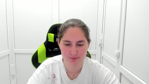 Snapshot of ravenncloud chatting on 24, 7, 2026 Raven online show from 24, 7, 2026