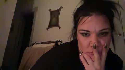 Snapshot of ravenrayyy chatting on 4, 4, 2026 Raven Ray online show from 4, 4, 2026