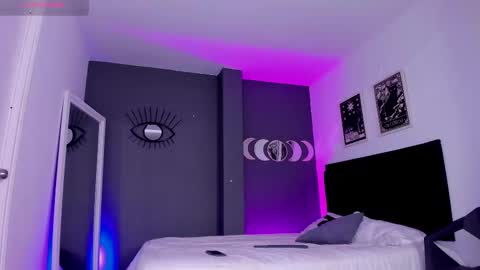 Raven Witch online show from 4, 3, 2025