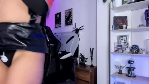 Raven Witch online show from 28, 11, 2025