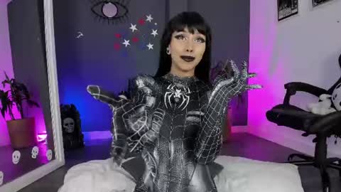 Snapshot of ravenwitch_ chatting on 6, 7, 2026 Raven Witch online show from 6, 7, 2026