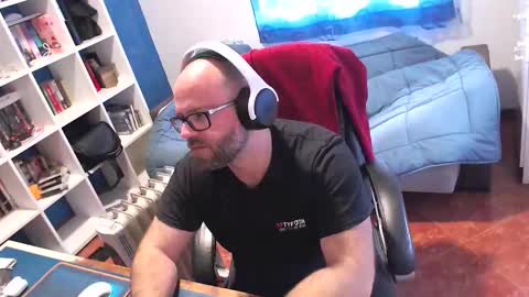 ravingr3d3 online show from 13, 3, 2026