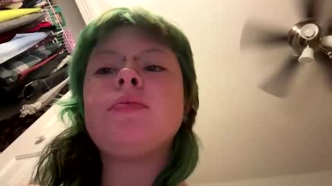 Snapshot of ravyn_xoxo chatting on 27, 12, 2024 Ravynn 3 online show from 27, 12, 2024