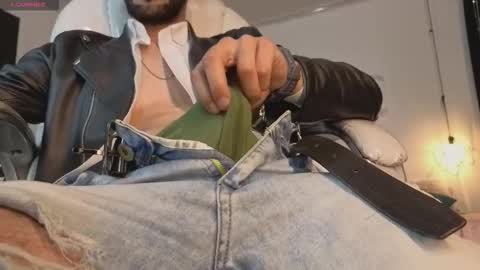 Snapshot of rayan_ortiz chatting on 26, 11, 2025 rayan_ortiz online show from 26, 11, 2025