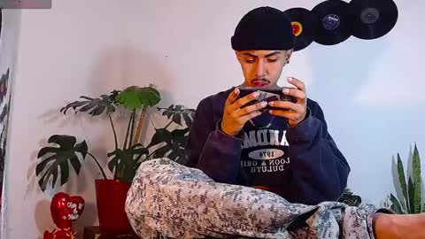 Snapshot of raydevil_ chatting on 4, 12, 2024 Rayn online show from 4, 12, 2024