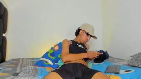 Snapshot of raydevil_ chatting on 11, 11, 2025 Rayn online show from 11, 11, 2025