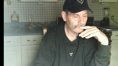Snapshot of raylene4u2 chatting on 12, 5, 2026 Ray online show from 12, 5, 2026
