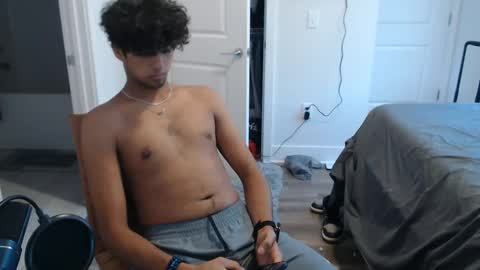 Snapshot of raymondg8596 chatting on 2, 10, 2025 raymondg8596 online show from 2, 10, 2025