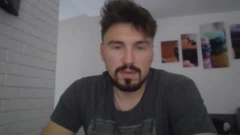 Snapshot of razvan27h chatting on 6, 11, 2025 Razvan27h online show from 6, 11, 2025