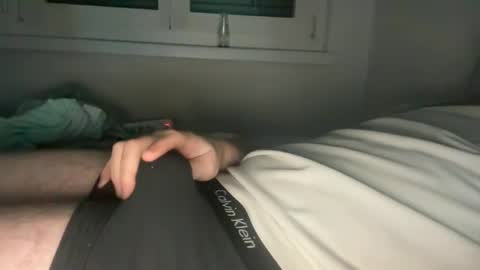 rbnaustiiin online show from 1, 1, 2025