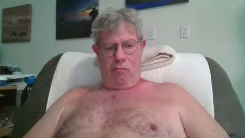 Snapshot of rbycks chatting on 18, 4, 2026 mickey95003 online show from 18, 4, 2026